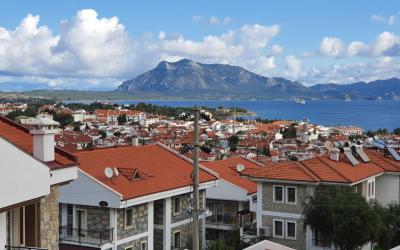Şehir merkezinde deniz manzaralı daire